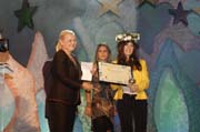 Hiba Mounzer primind premiul