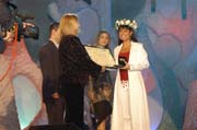 Aimee Pettersen primind premiul